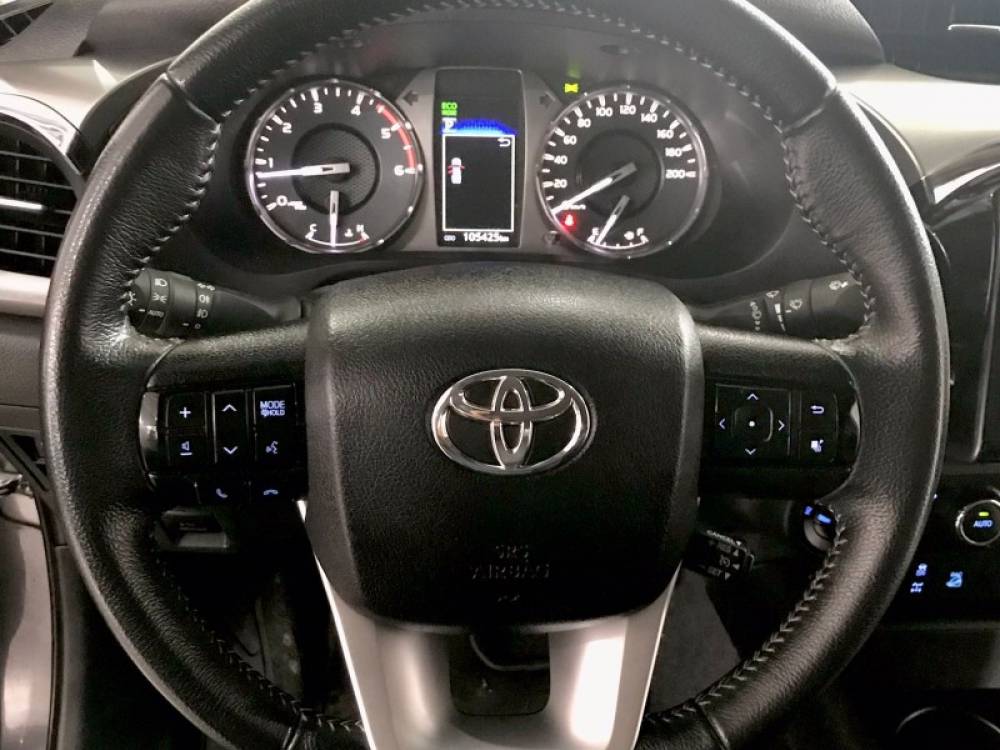 TOYOTA - HILUX - 2021/2021 - Cinza - R$ 219.900,00