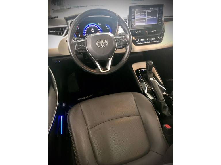 TOYOTA - COROLLA - 2022/2022 - Branca - R$ 144.900,00
