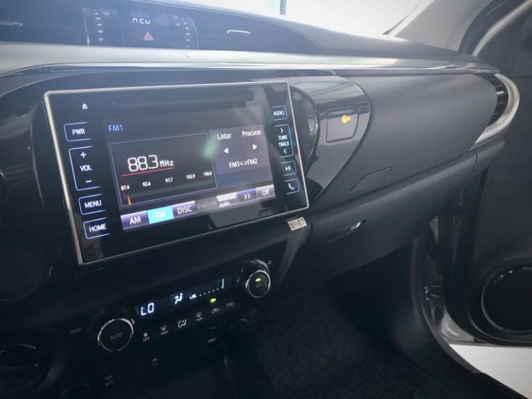 TOYOTA - HILUX - 2017/2017 - Cinza - R$ 174.900,00