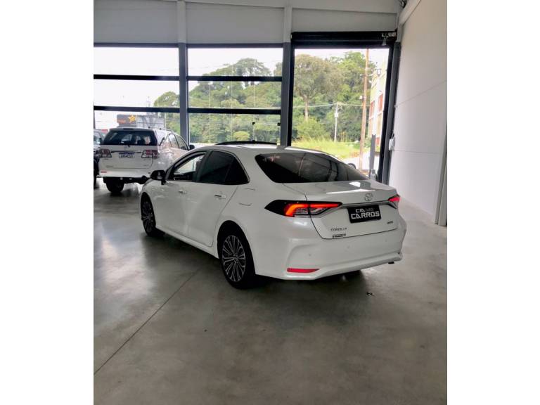 TOYOTA - COROLLA - 2022/2022 - Branca - R$ 144.900,00