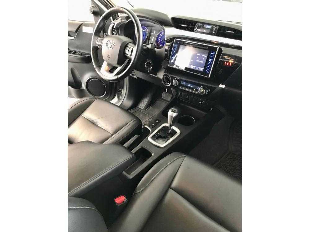 TOYOTA - HILUX - 2017/2017 - Cinza - R$ 174.900,00