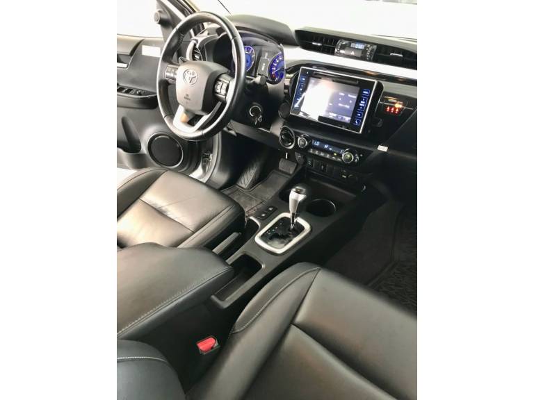 TOYOTA - HILUX - 2017/2017 - Cinza - R$ 174.900,00