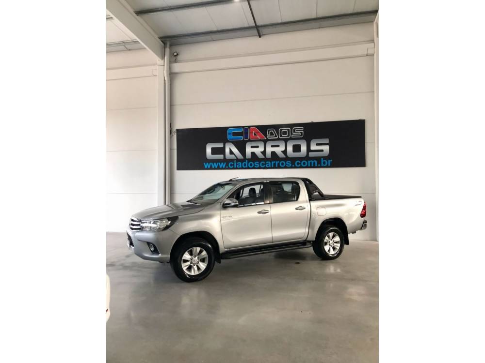 TOYOTA - HILUX - 2017/2017 - Cinza - R$ 174.900,00