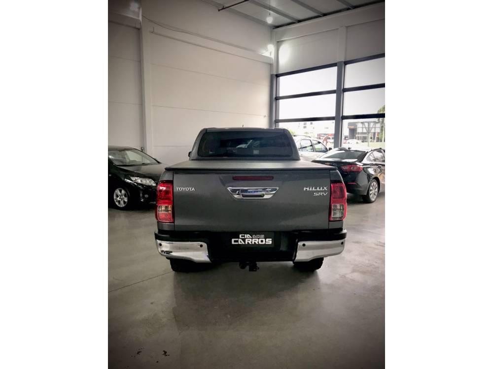 TOYOTA - HILUX - 2021/2021 - Cinza - R$ 219.900,00