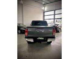TOYOTA - HILUX - 2021/2021 - Cinza - R$ 219.900,00