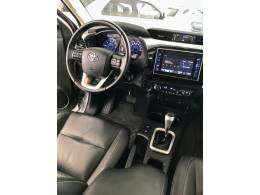 TOYOTA - HILUX - 2017/2017 - Cinza - R$ 174.900,00