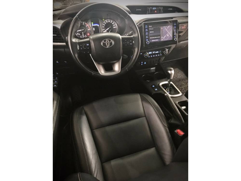 TOYOTA - HILUX - 2021/2021 - Cinza - R$ 219.900,00