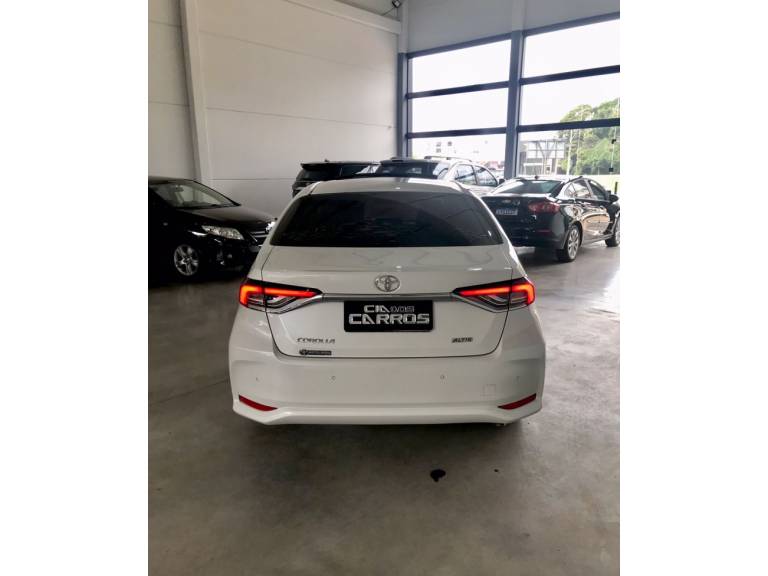 TOYOTA - COROLLA - 2022/2022 - Branca - R$ 144.900,00